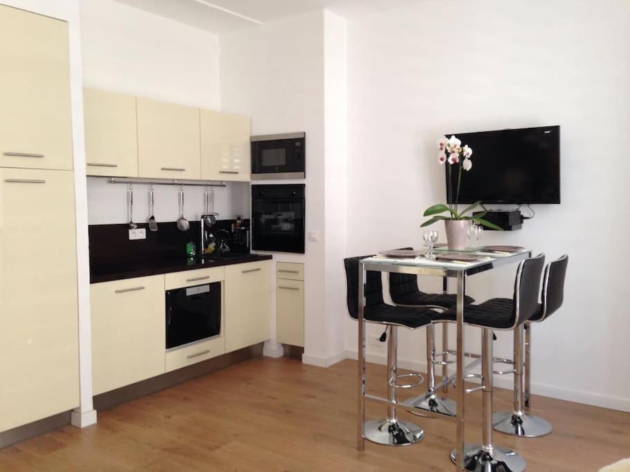 #28 1 Bdr Flat Ac Balcony Hper Central 10Mins To Beach & Old Town Ница Екстериор снимка