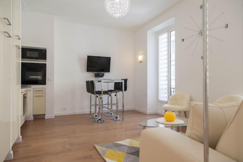 #28 1 Bdr Flat Ac Balcony Hper Central 10Mins To Beach & Old Town Ница Екстериор снимка